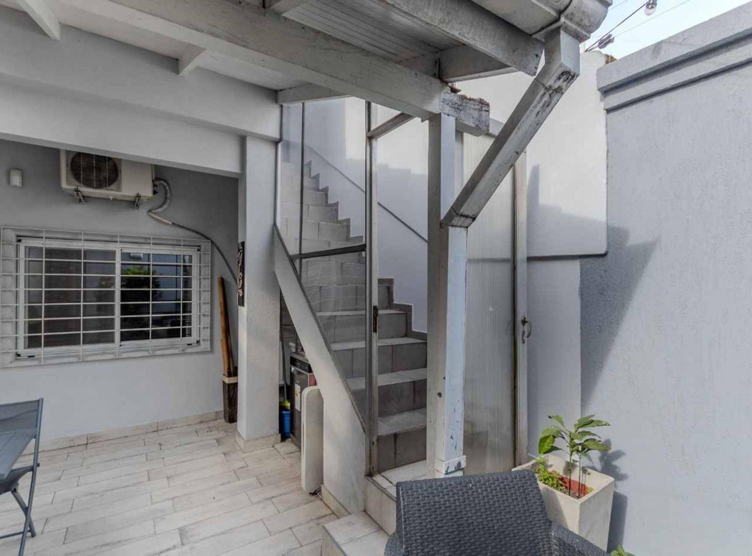 Foto de VENTA CASA 4 AMB c/COCHERA, PATIO y TERRAZA HAEDO, imagen 3