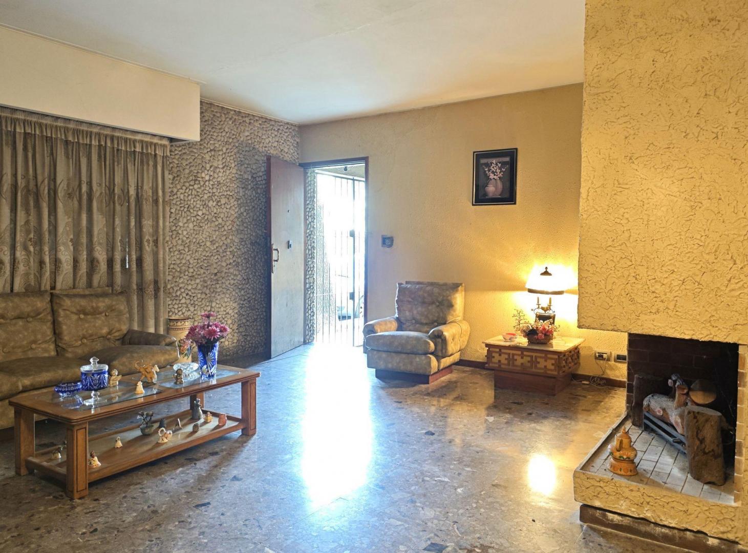 Foto de VENTA PH 4 AMBIENTES al frente en FLORES, imagen 2