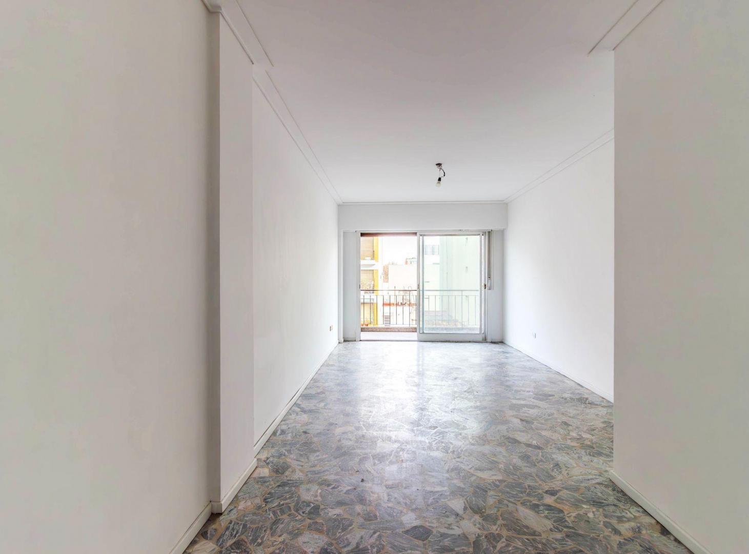 Foto de DEPARTAMENTO 4 AMBIENTES + DEPENDENCIA - VENTA, imagen 2