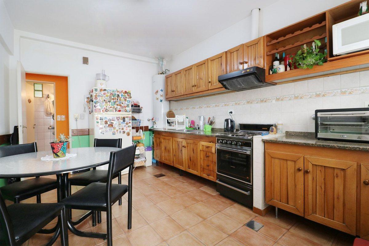 Foto de CASA 4 AMB MUY LUMINOSA C/TERRAZA, PATIO Y COCHERA, imagen 5