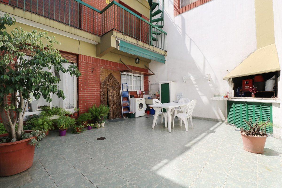 Foto de CASA 4 AMB MUY LUMINOSA C/TERRAZA, PATIO Y COCHERA, imagen 1