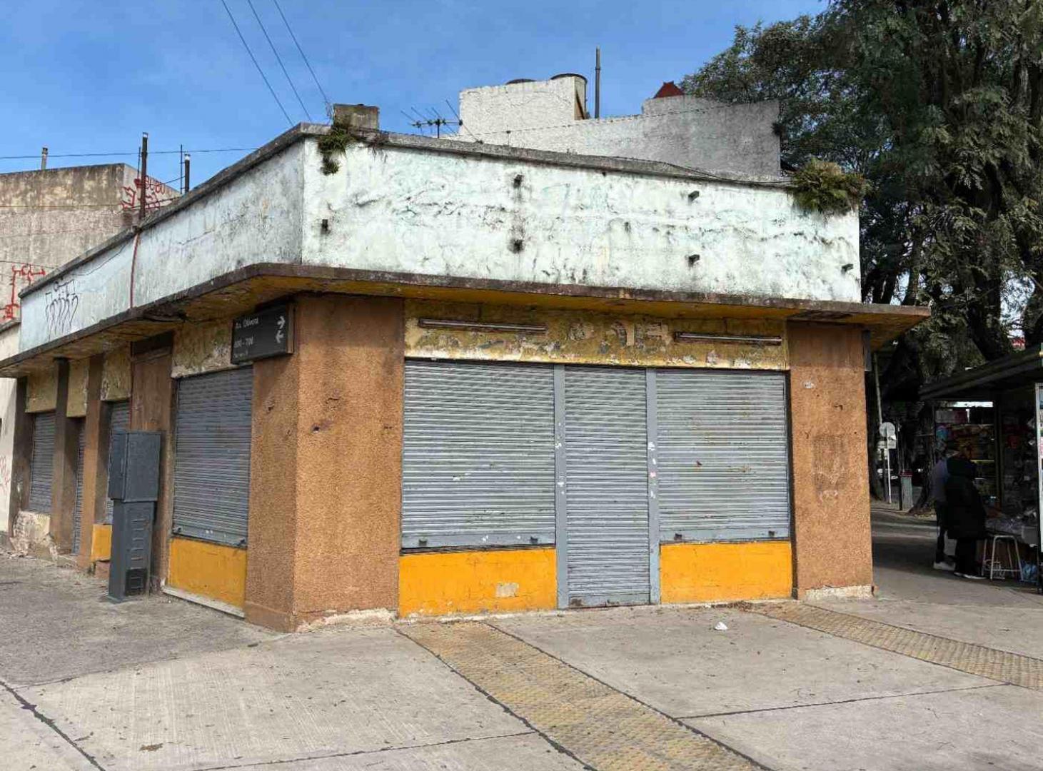 Foto de VENTA LOCAL/BAR PARQUE AVELLANEDA A RECICLAR, imagen 1