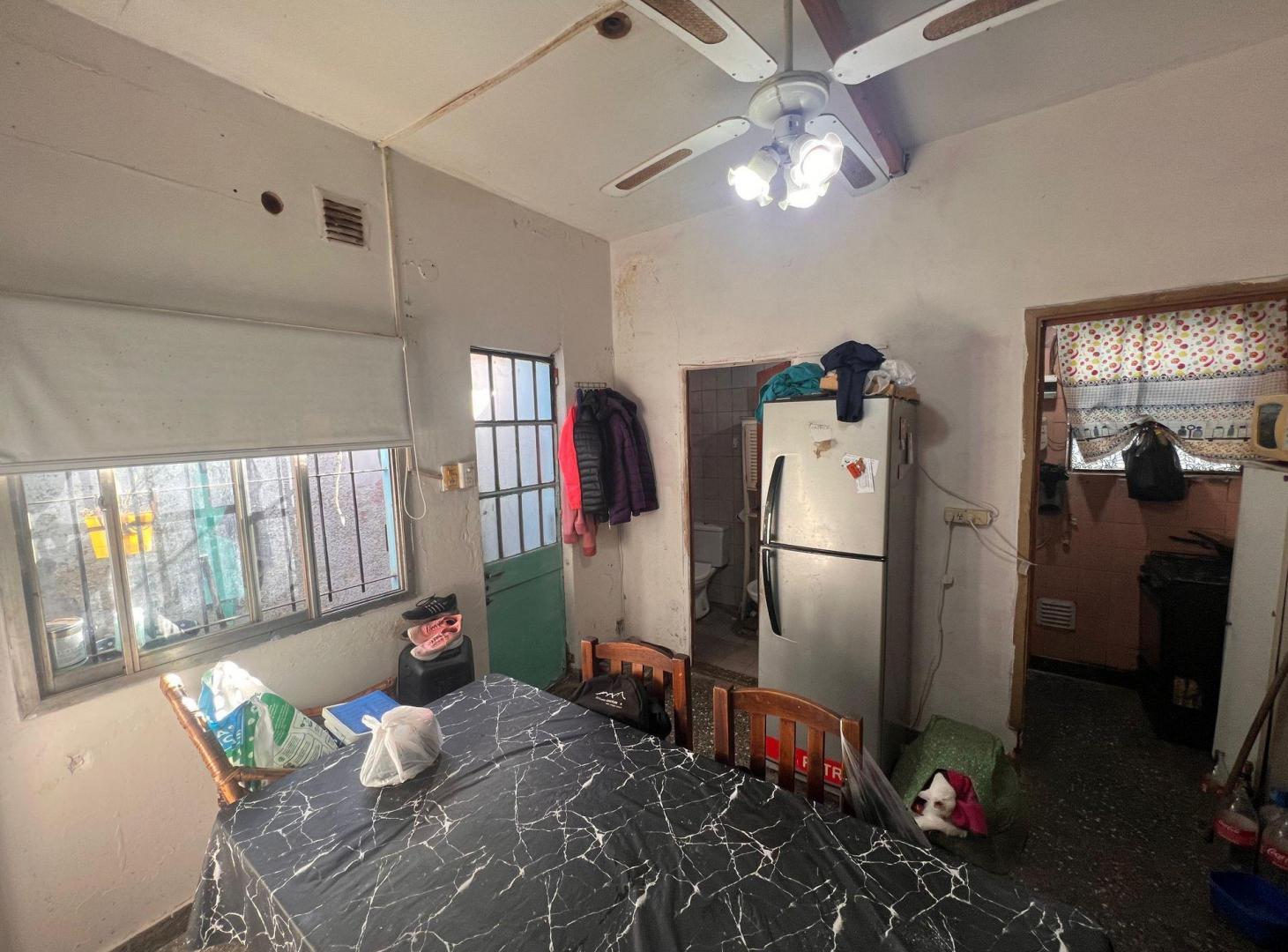 Foto de VENTA PH 4 AMBIENTES A REFACCIONAR, imagen 3