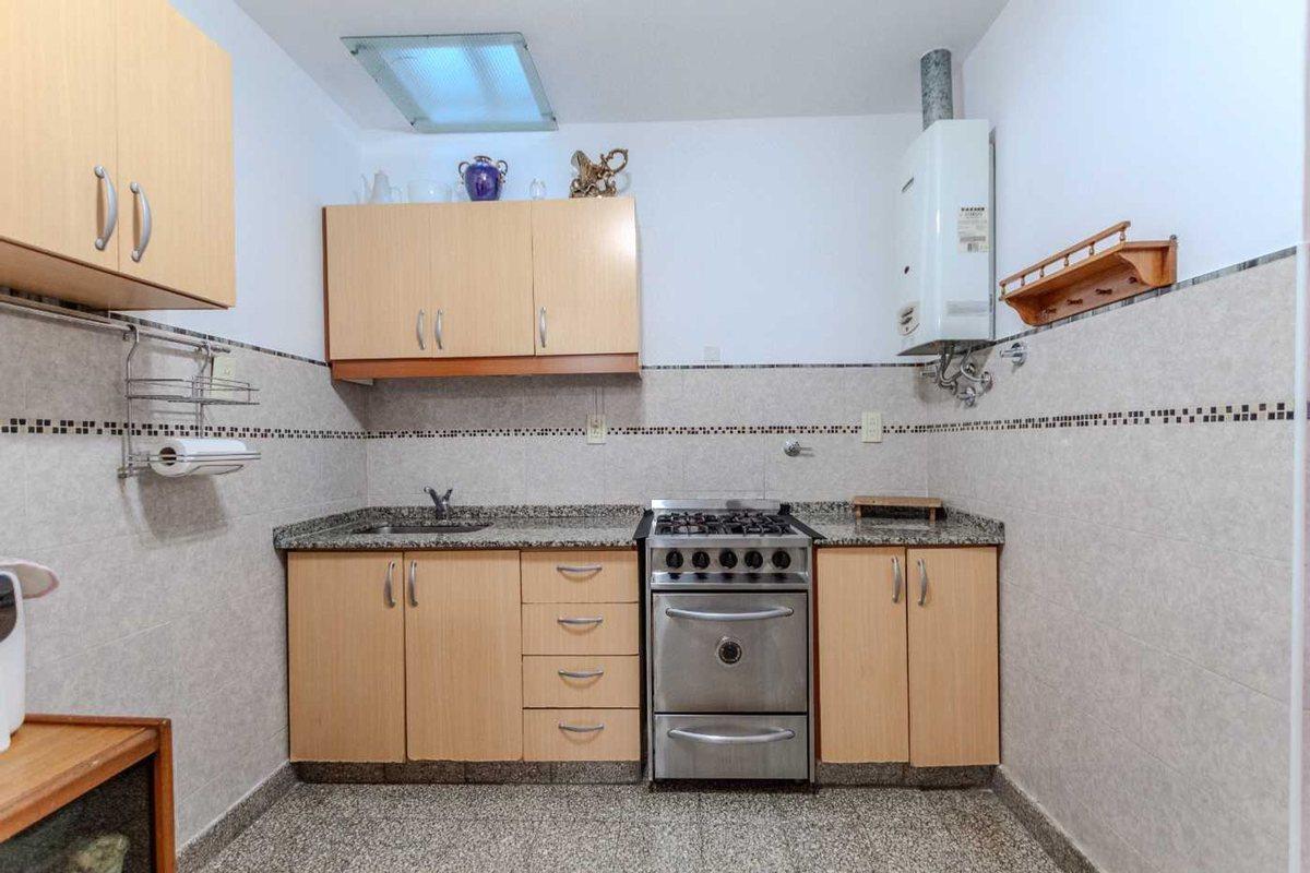 Foto de VENTA CASA LOCAL DEPTO APTA CRED. en V. MARTELLI., imagen 2