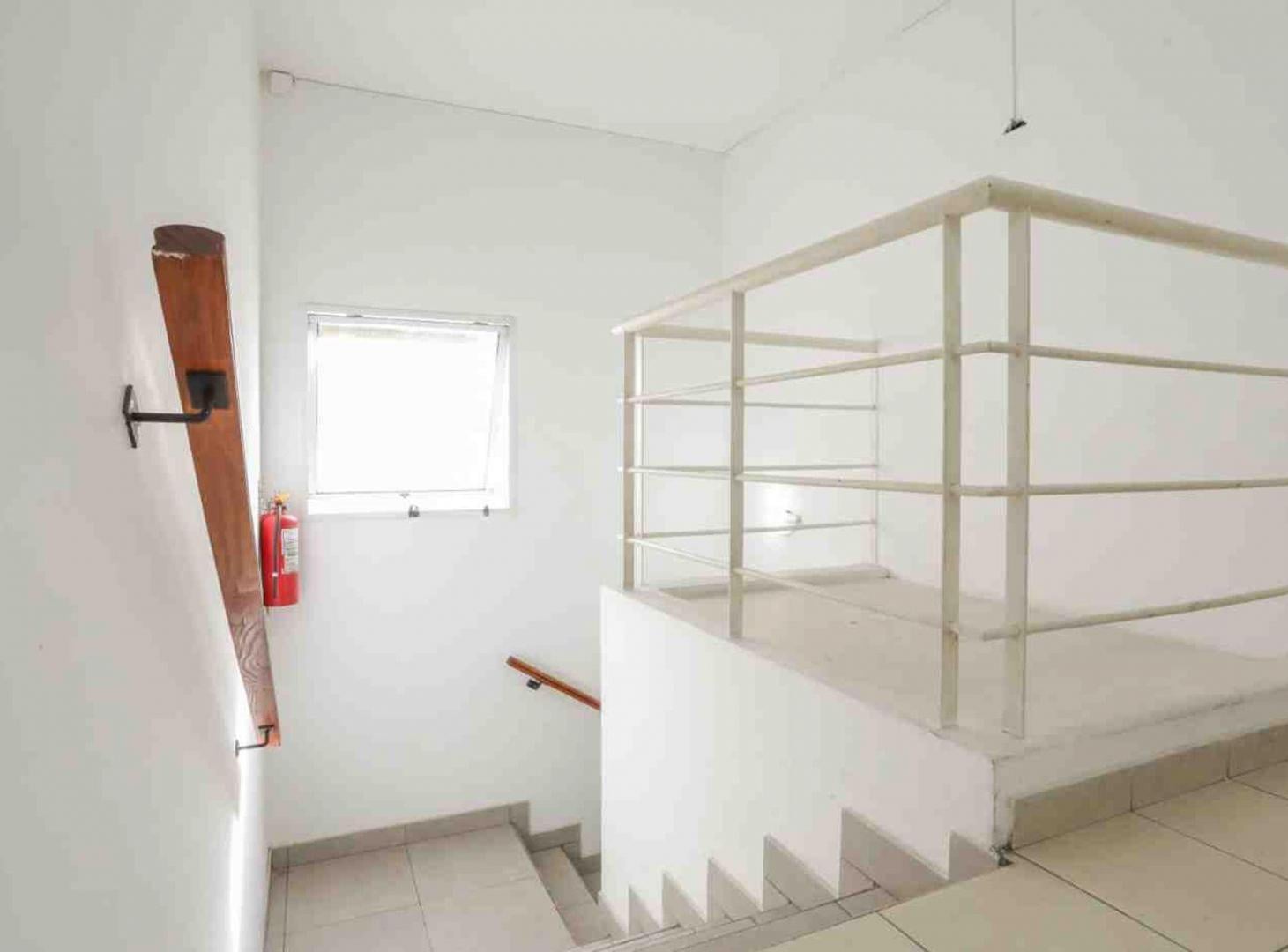 Foto de VENTA PH cuatro ambientes con amplia terraza, imagen 2