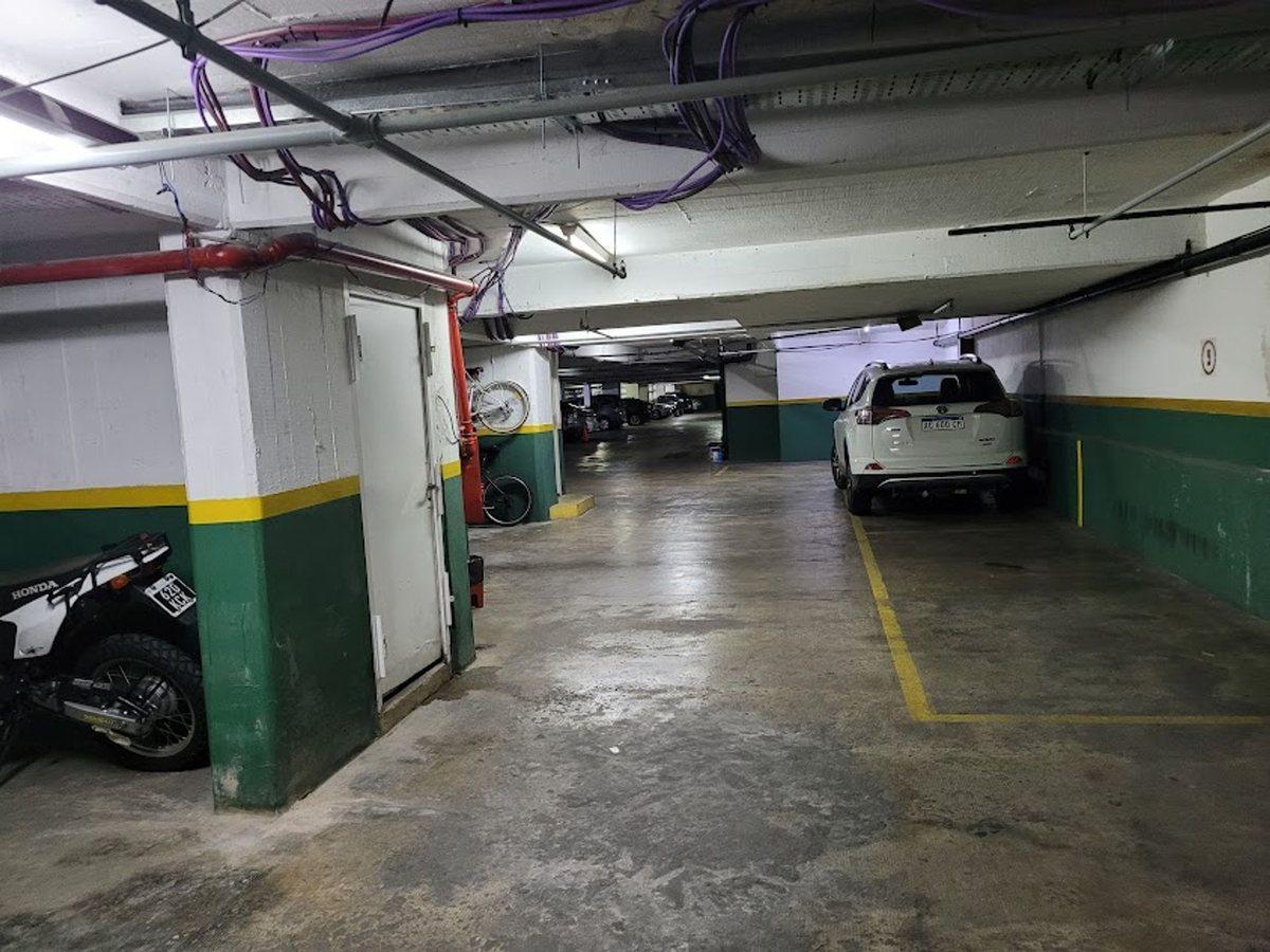 Foto de COCHERA CON RAMPA EN VENTA BELGRANO, imagen 2
