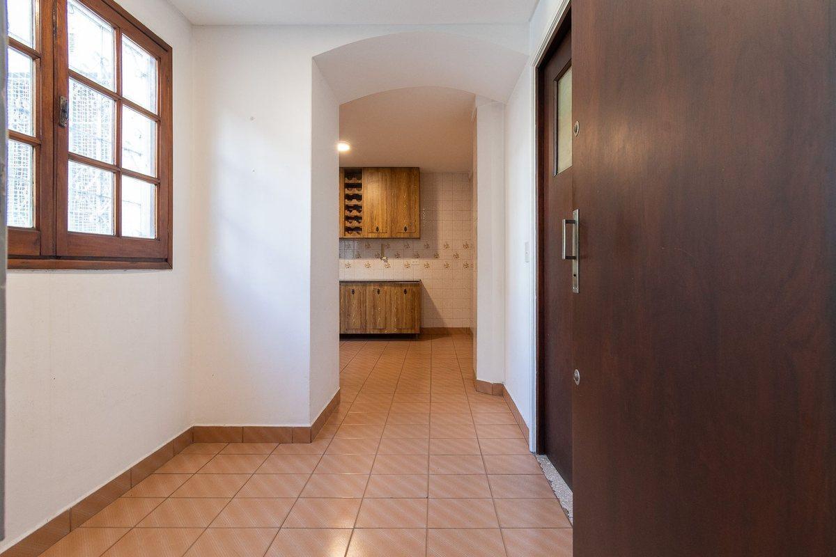 Foto de Venta depto 5 amb con dependencia y patio, imagen 2