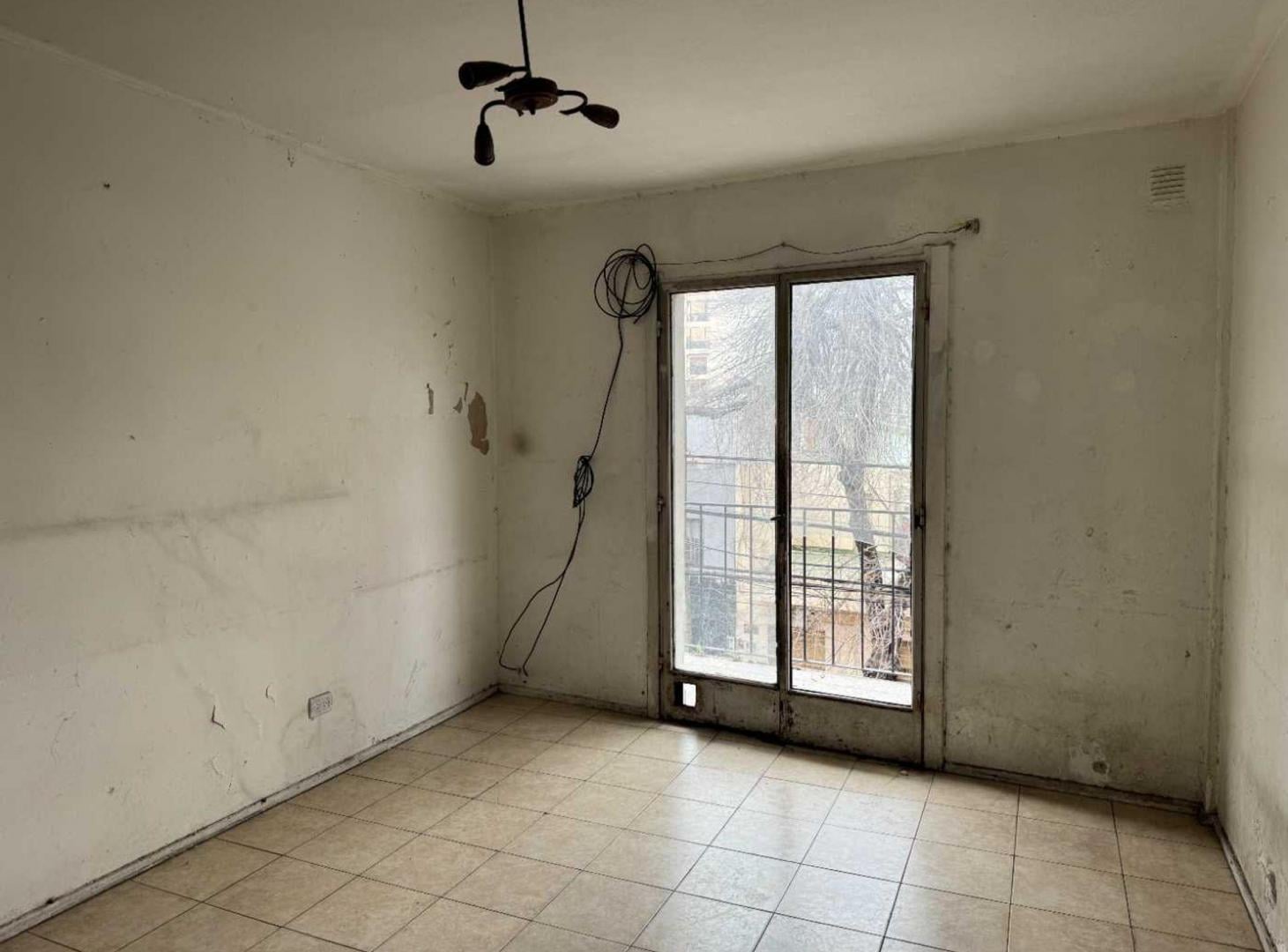 Foto de Venta departamento 2 amb balcon a reciclar Boedo, imagen 1