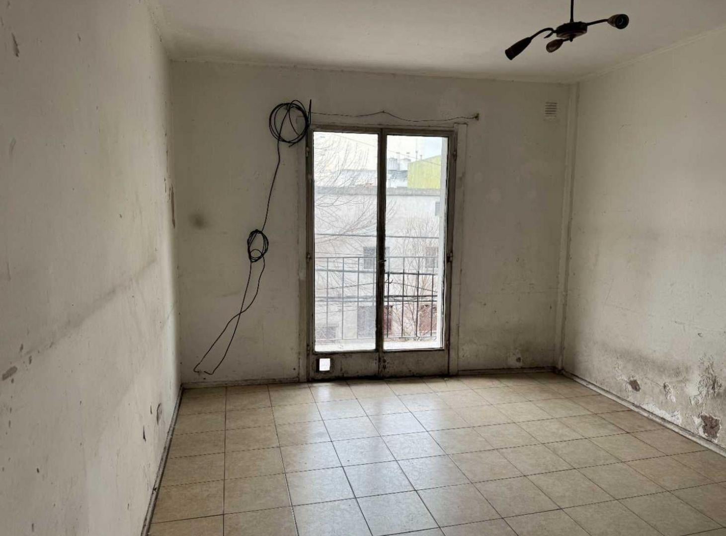Foto de Venta departamento 2 amb balcon a reciclar Boedo, imagen 2