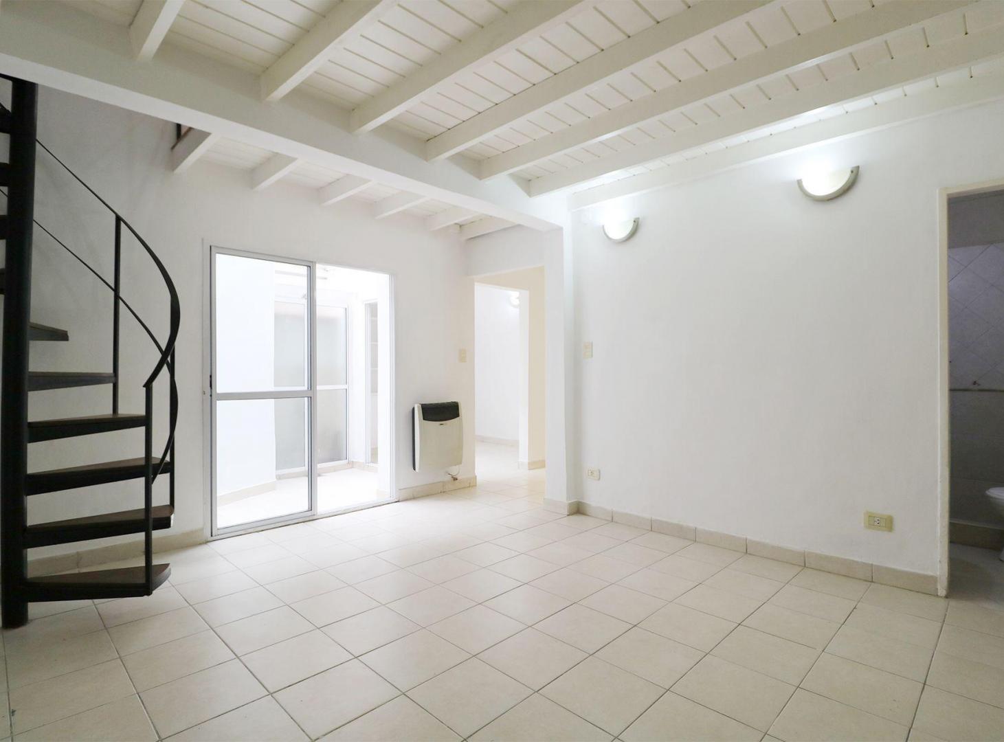 Foto de VENTA PH 2 AMB BARRIO NORTE C PATIO Y SIN EXPENSAS, imagen 2