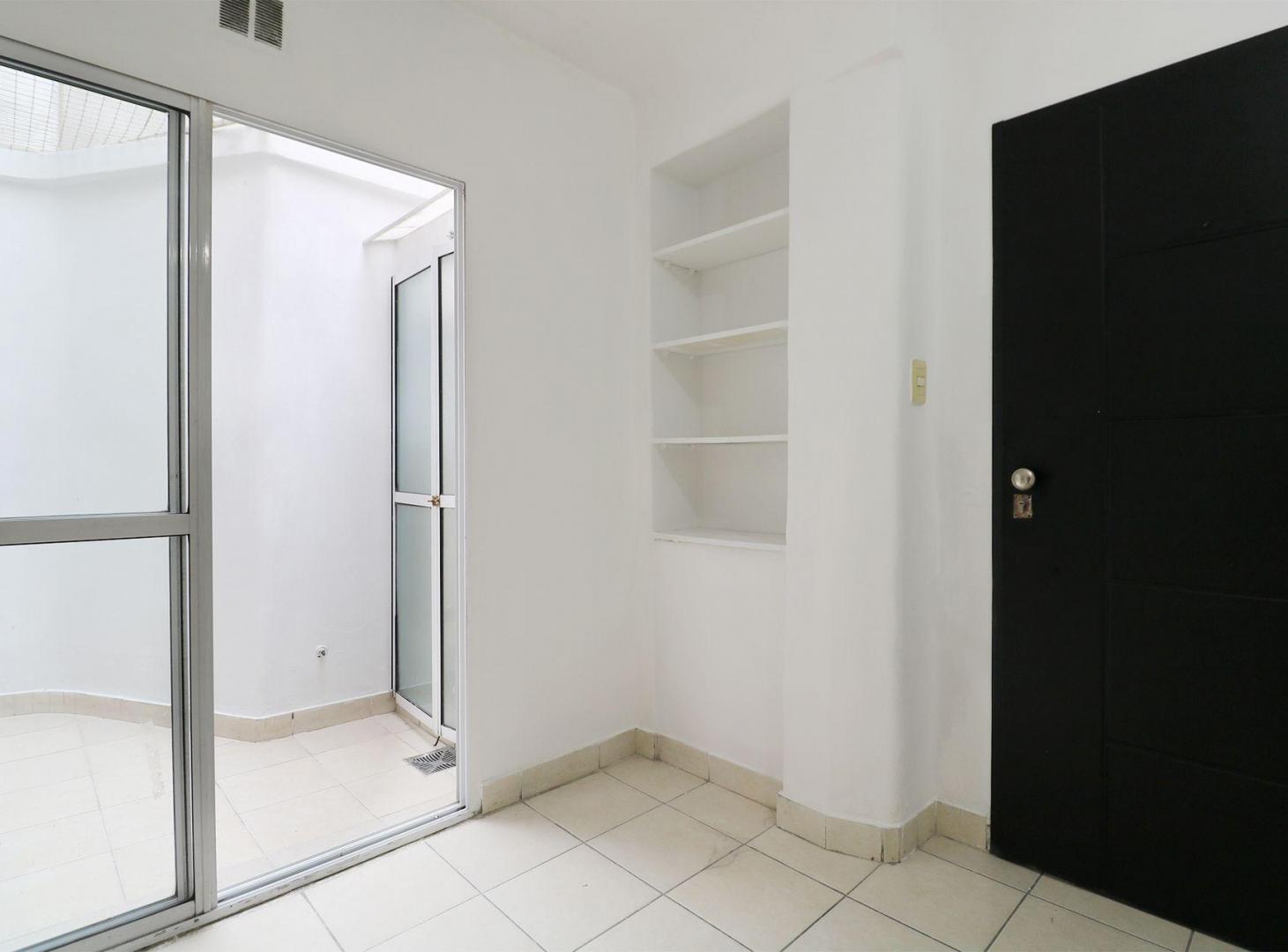 Foto de VENTA PH 2 AMB BARRIO NORTE C PATIO Y SIN EXPENSAS, imagen 3