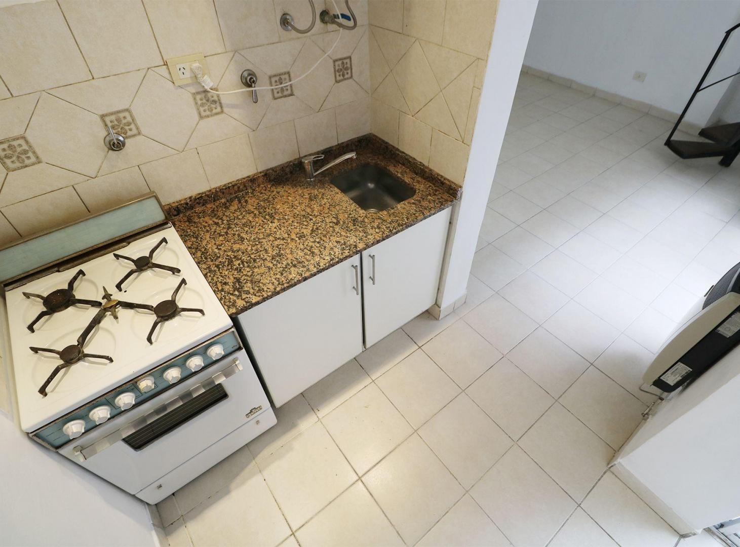Foto de VENTA PH 2 AMB BARRIO NORTE C PATIO Y SIN EXPENSAS, imagen 4