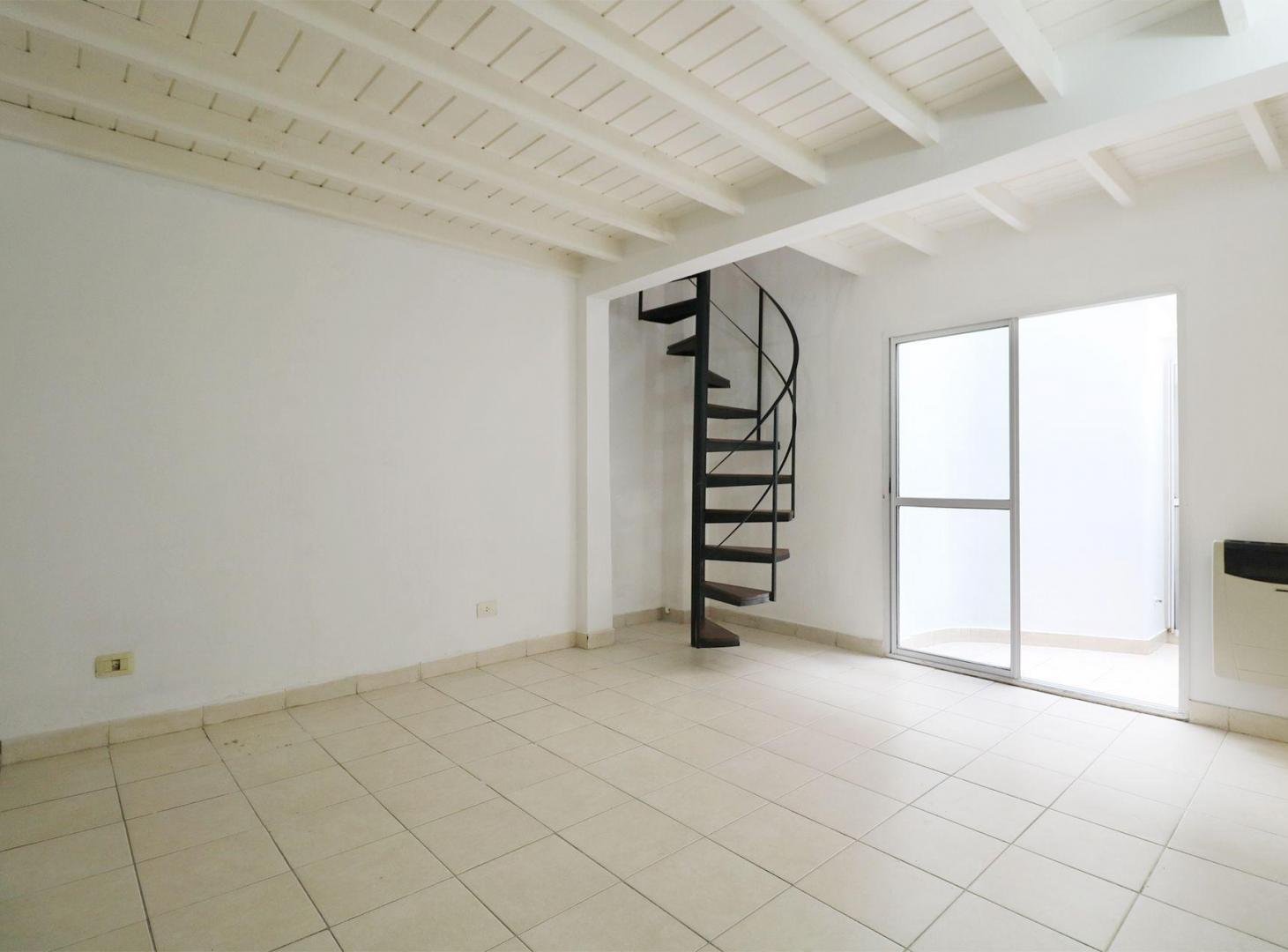 Foto de VENTA PH 2 AMB BARRIO NORTE C PATIO Y SIN EXPENSAS, imagen 1