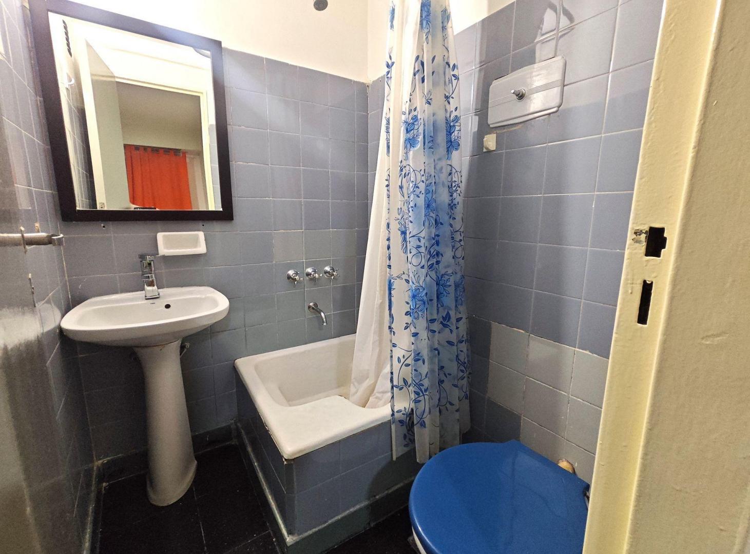 Foto de VENTA Departamento de un ambiente en Balvanera, imagen 4