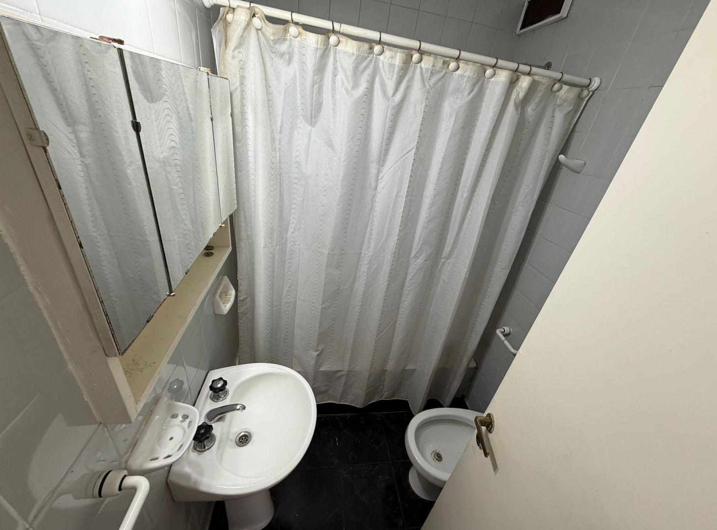 Foto de Venta 3 ambientes, piso alto ,Caballito !!!, imagen 2