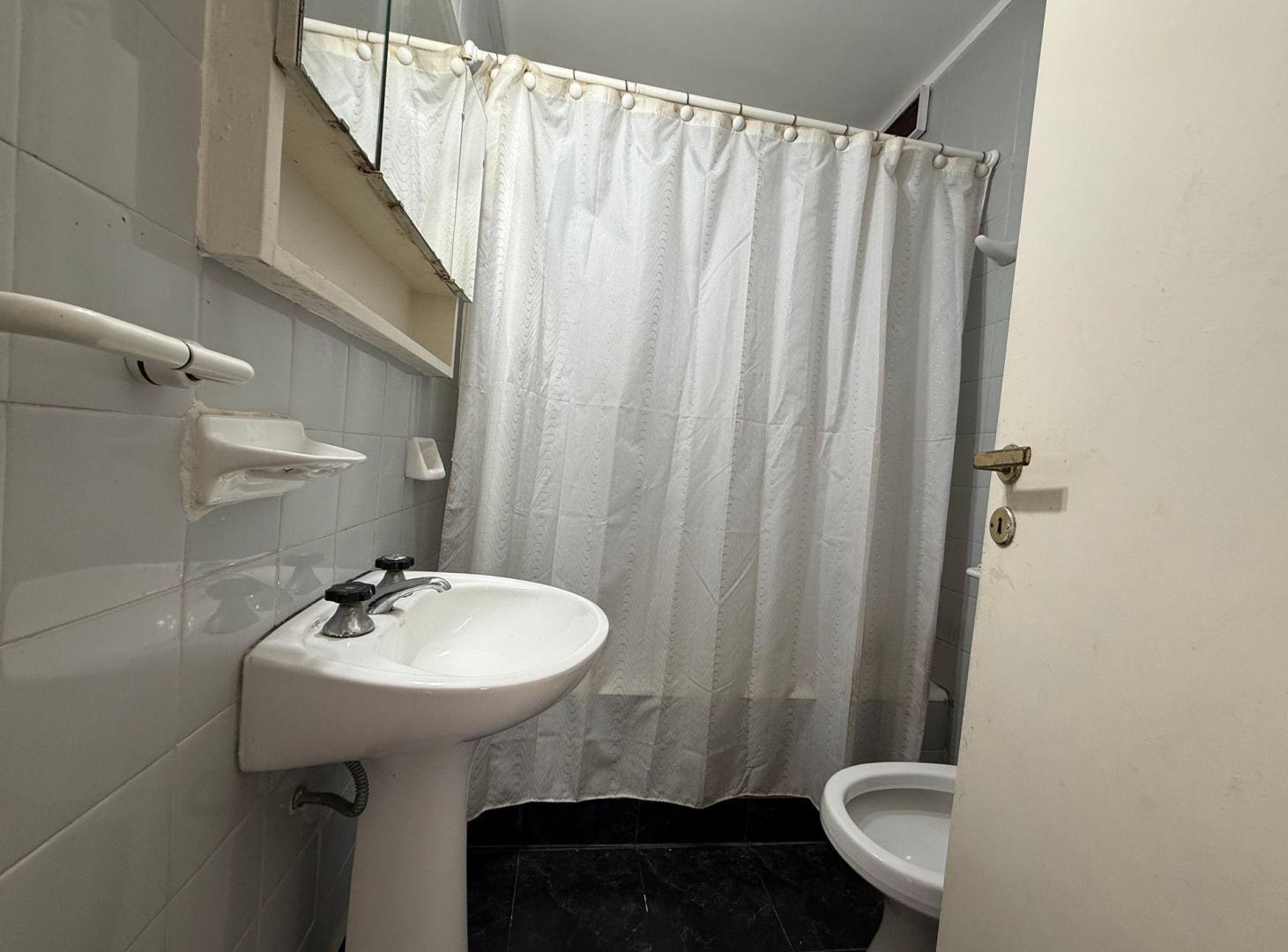 Foto de Venta 3 ambientes, piso alto ,Caballito !!!, imagen 5