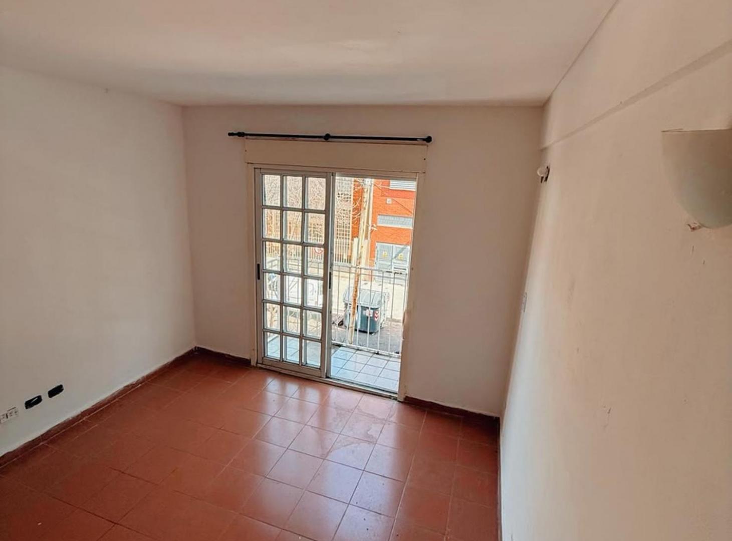 Foto de PH 3 ambientes y amplio subsuelo en Villa Urquiza, imagen 2