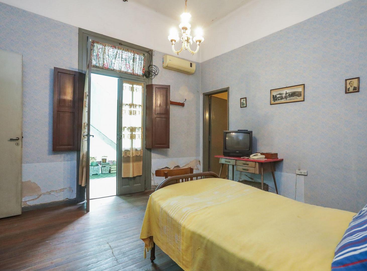Foto de VENTA casa de 8 ambientes en Villa Luro, imagen 5