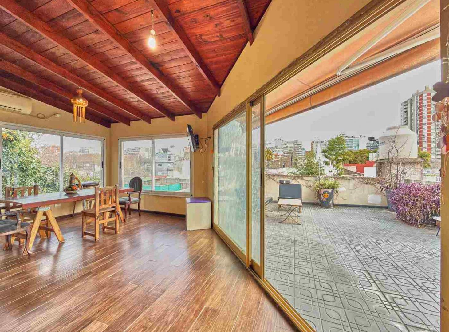 Foto de VENTA PH tipo casa 204m2 c/terraza Bajo Belgrano, imagen 2
