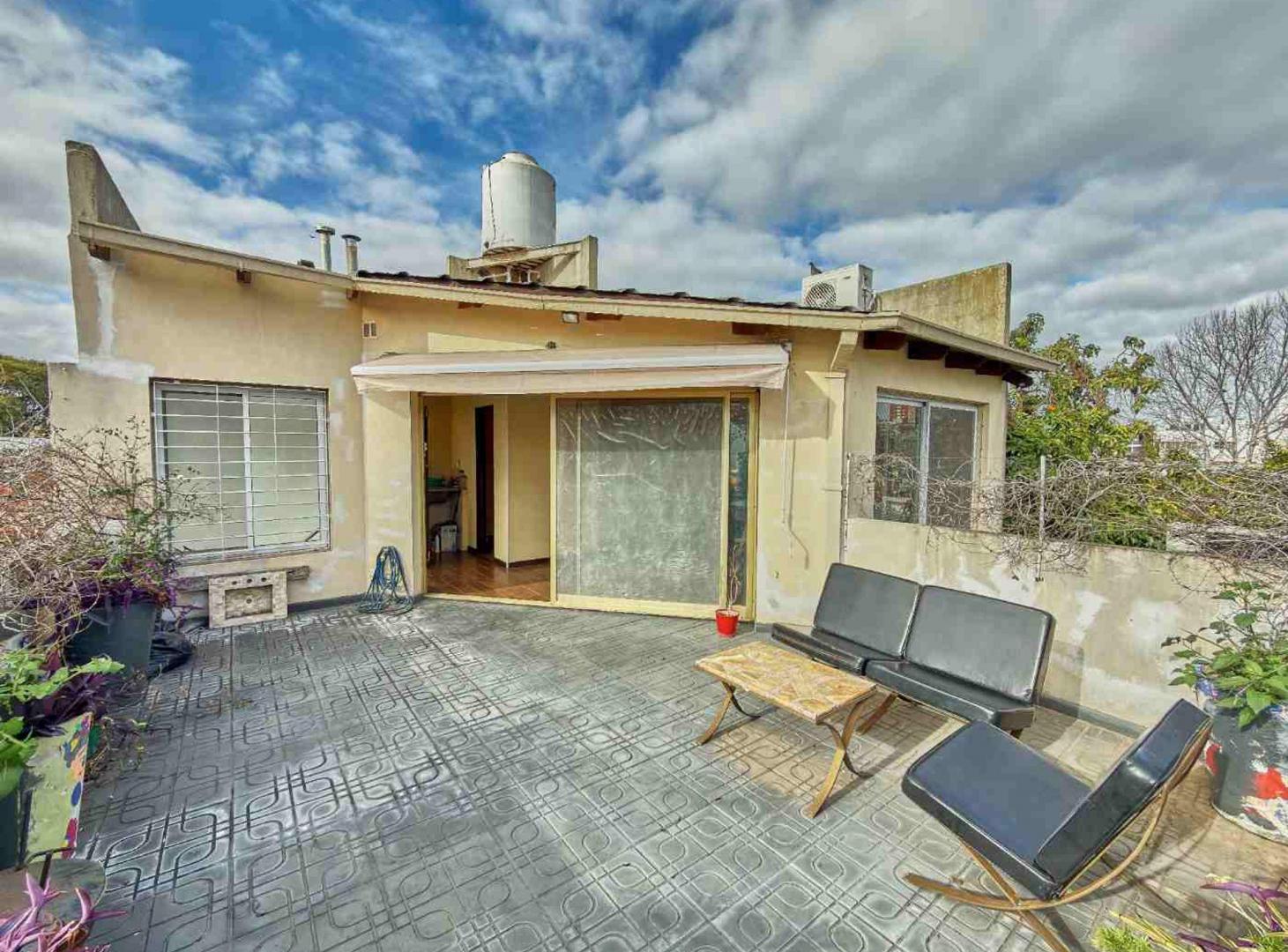 Foto de VENTA PH tipo casa 204m2 c/terraza Bajo Belgrano, imagen 3