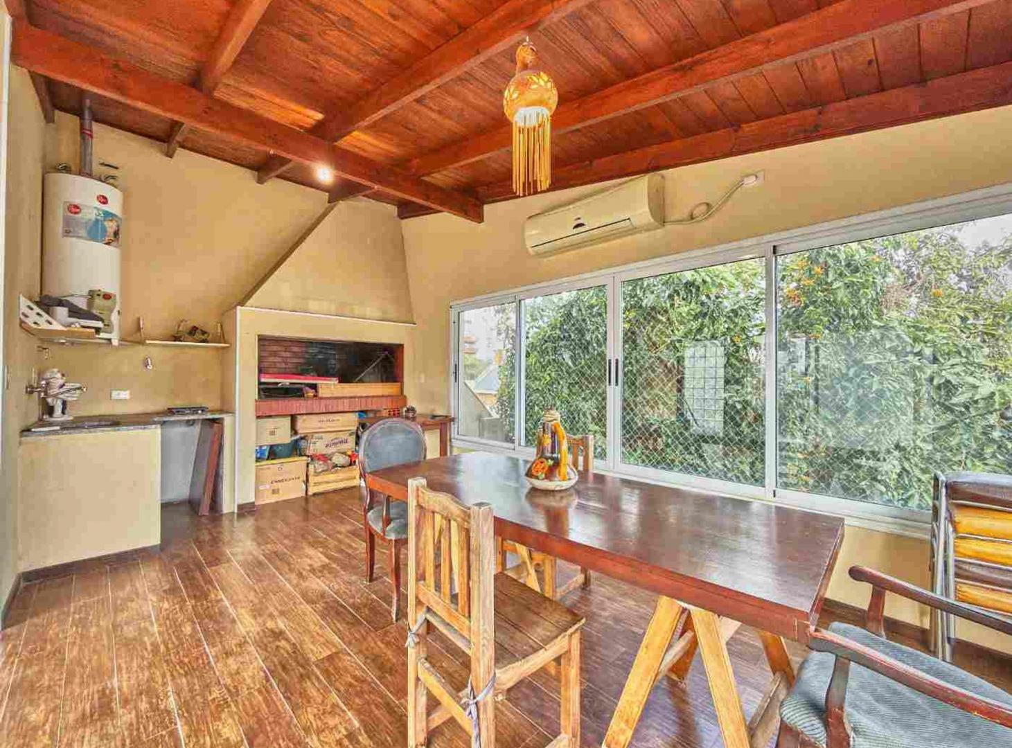 Foto de VENTA PH tipo casa 204m2 c/terraza Bajo Belgrano, imagen 1
