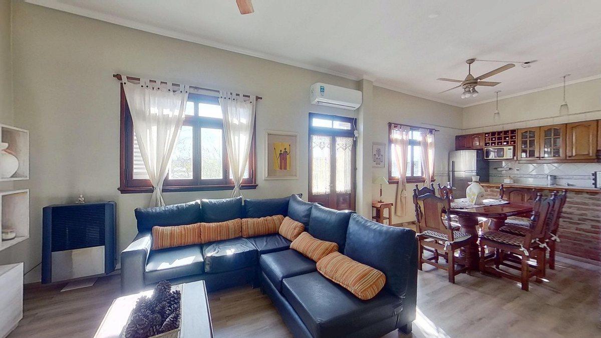 Foto de CASA MULTIFAMILIAR 6 o 7 AMB VENTA VALENTIN ALSINA, imagen 1