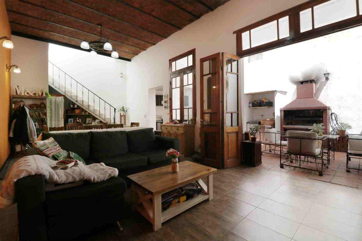 Foto de VENTA PH EN FLORESTA 3 AMB, PATIO Y PARRILLA, imagen 2