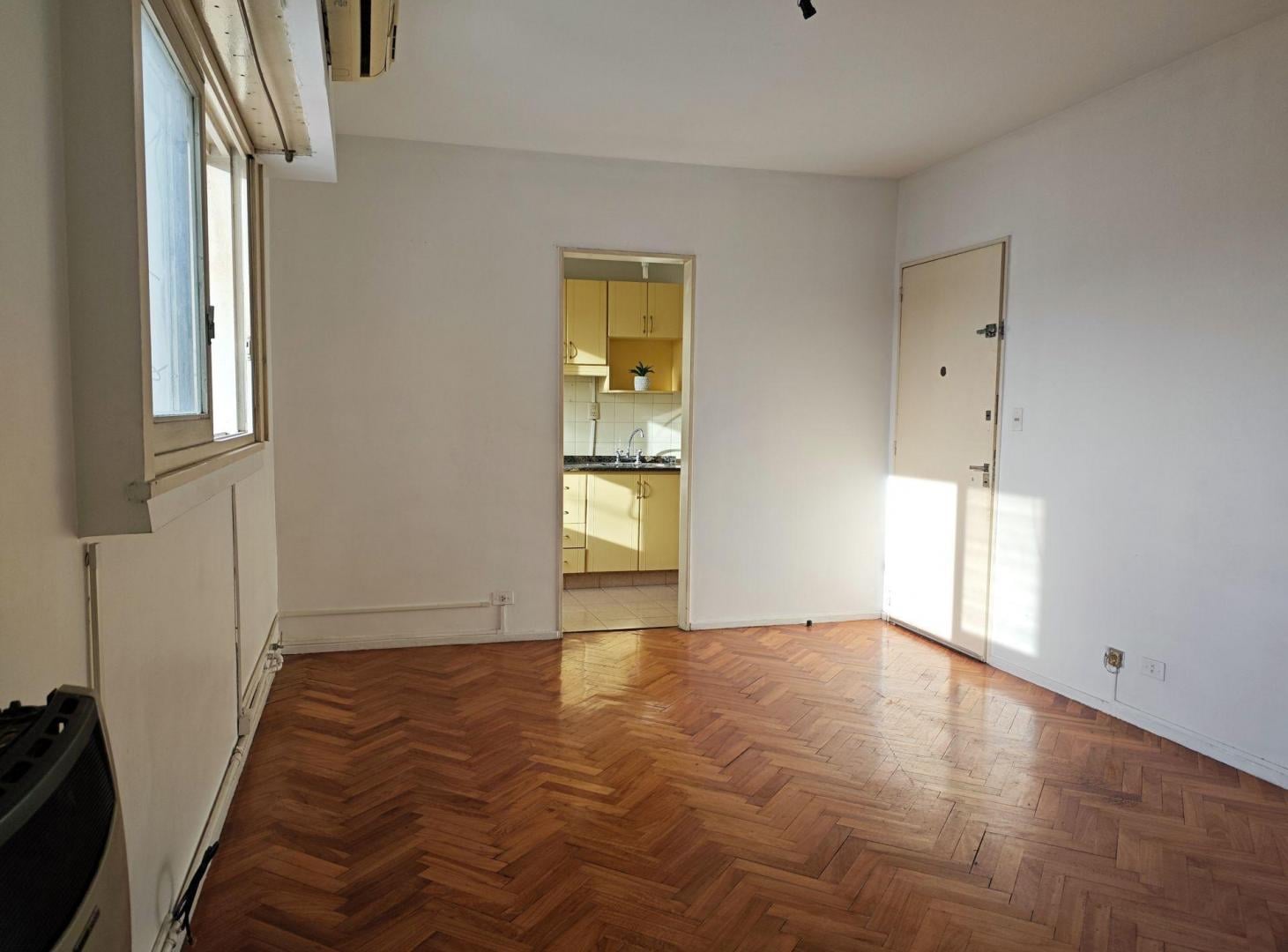 Foto de VENTA Departamento dos ambientes en Floresta, imagen 2