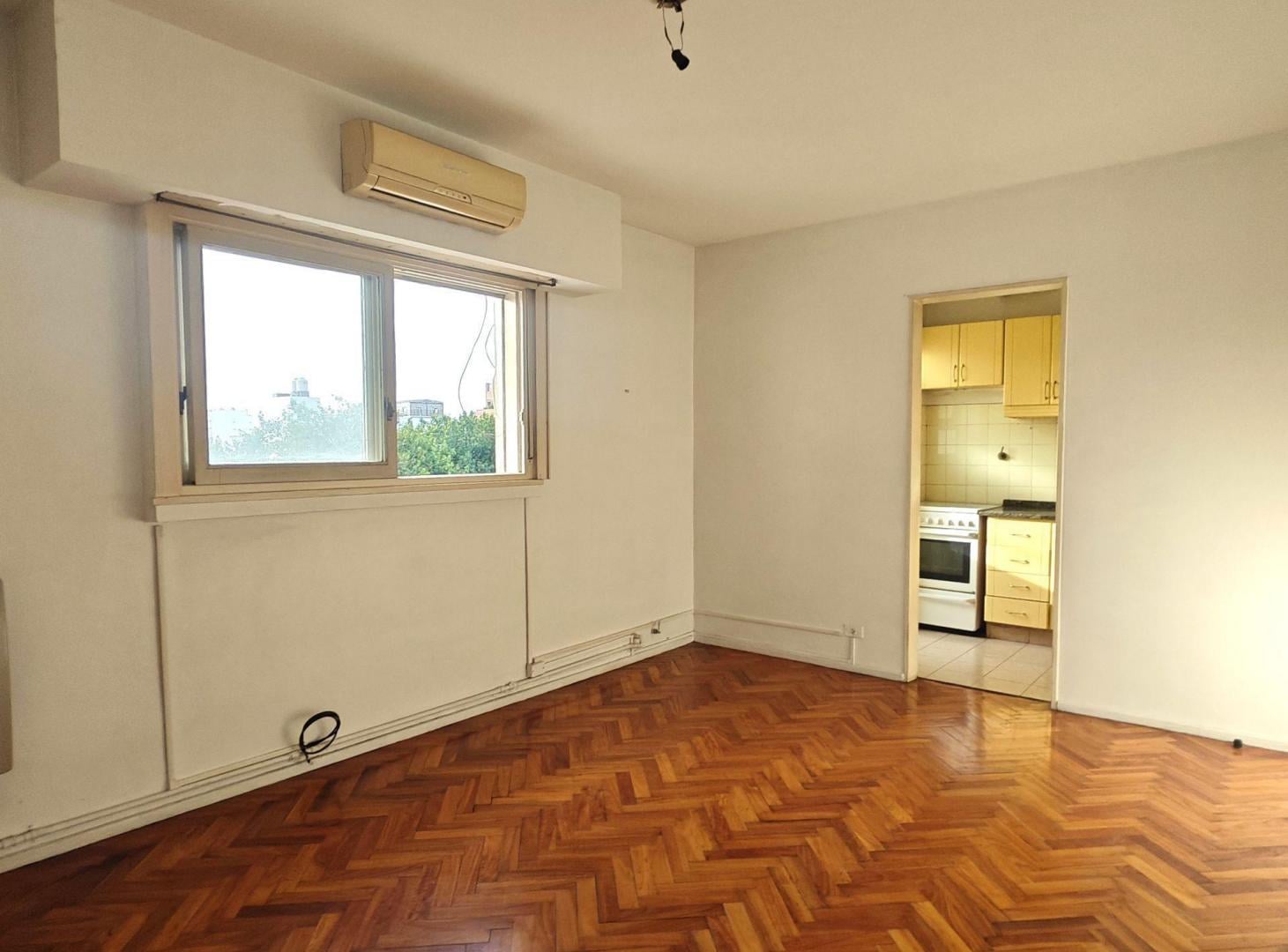 Foto de VENTA Departamento dos ambientes en Floresta, imagen 1