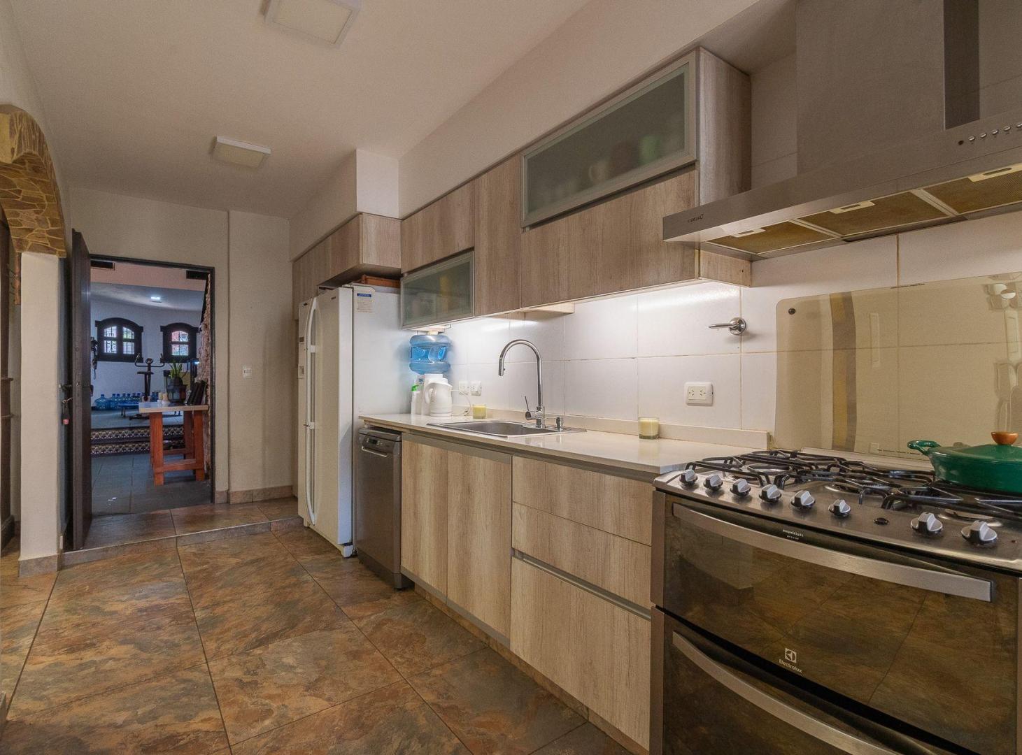 Foto de Venta Casa 5 amb V. Urquiza jardin pileta cochera, imagen 5