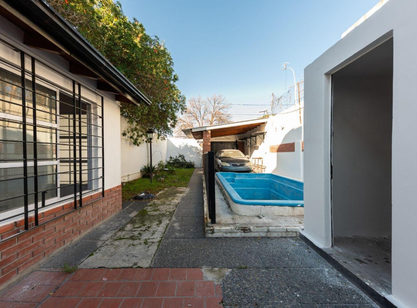 Foto de VENTA CASA 5 AMBIENTES EN VILLA TESEI HURLINGHAM, imagen 1