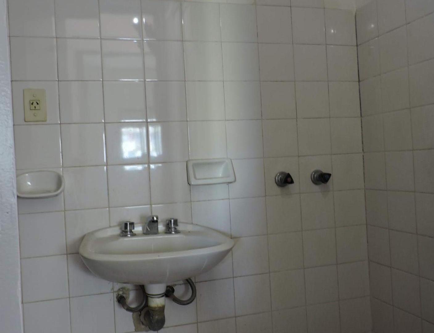 Foto de VENTA DEPARTAMENTO 4 AMB VISTA ABIERTA EN LUGANO, imagen 4
