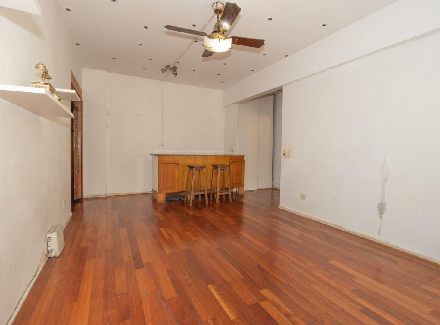 Foto de VENTA 2 AMB PB PATIO-ALMAGRO PISCINA JARDIN, imagen 3