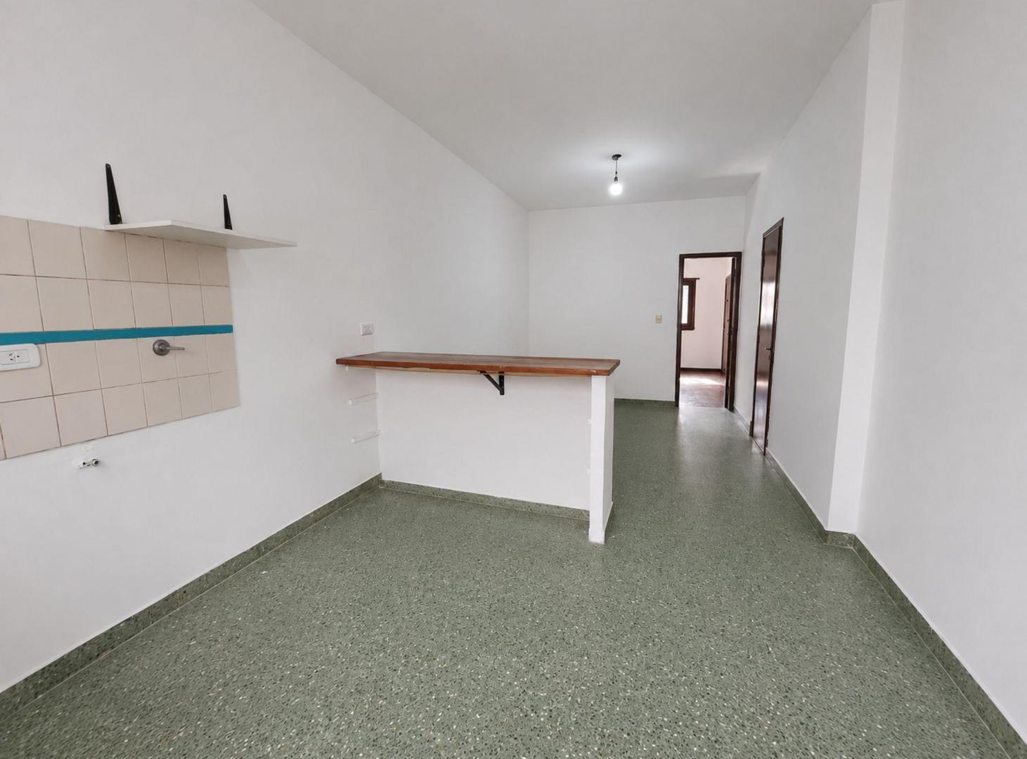 Foto de VENTA CASA GRAN LOTE PROPIO EN BERNAL OESTE, imagen 5