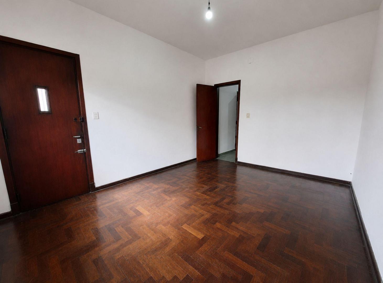 Foto de VENTA CASA GRAN LOTE PROPIO EN BERNAL OESTE, imagen 3