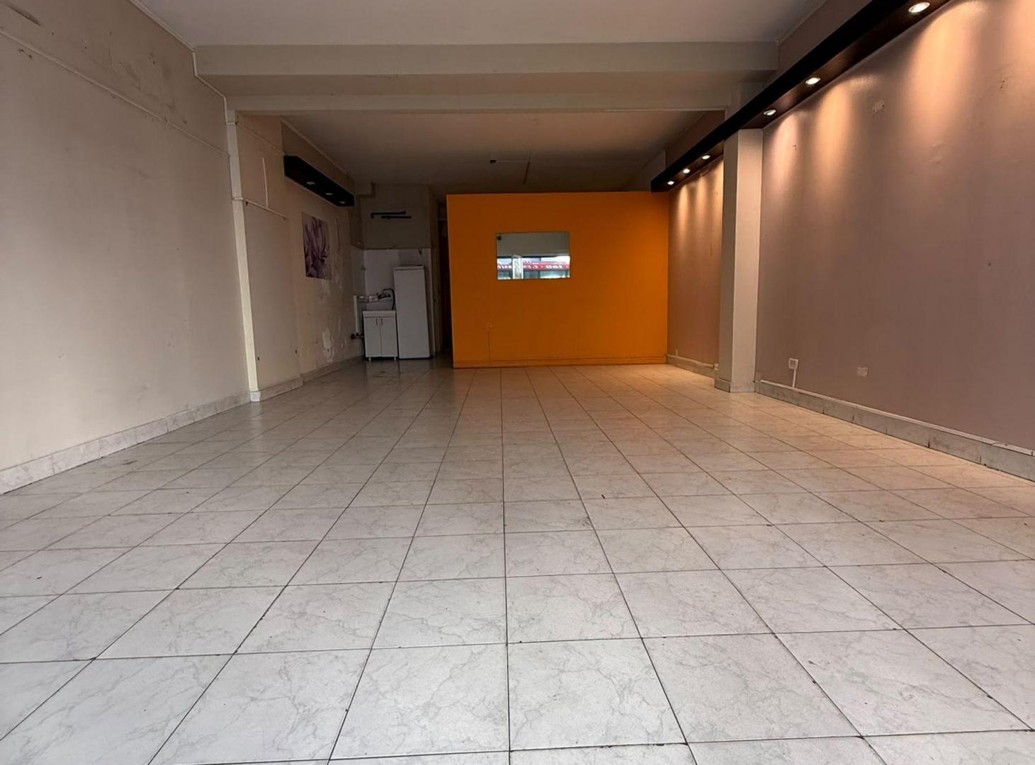 Foto de ALQUILER LOCAL COMERCIAL EN BOEDO., imagen 4