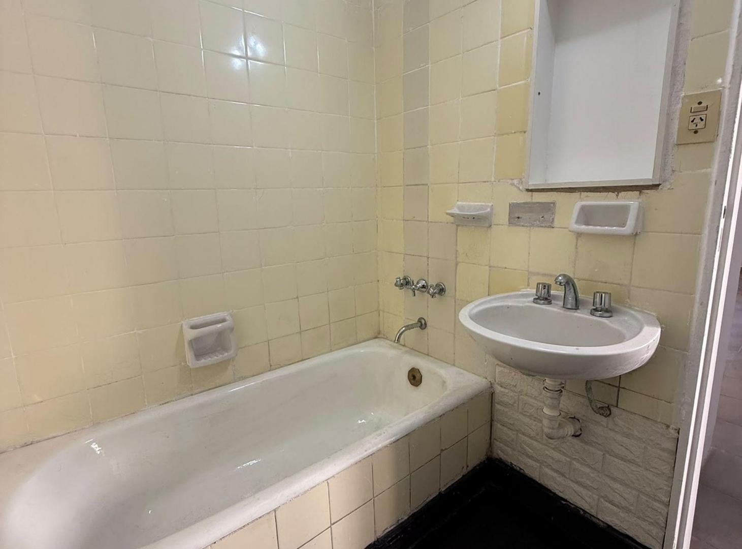 Foto de VENTA DEPARTAMENTO 2 AMBIENTES EN CONSTITUCIÓN., imagen 1