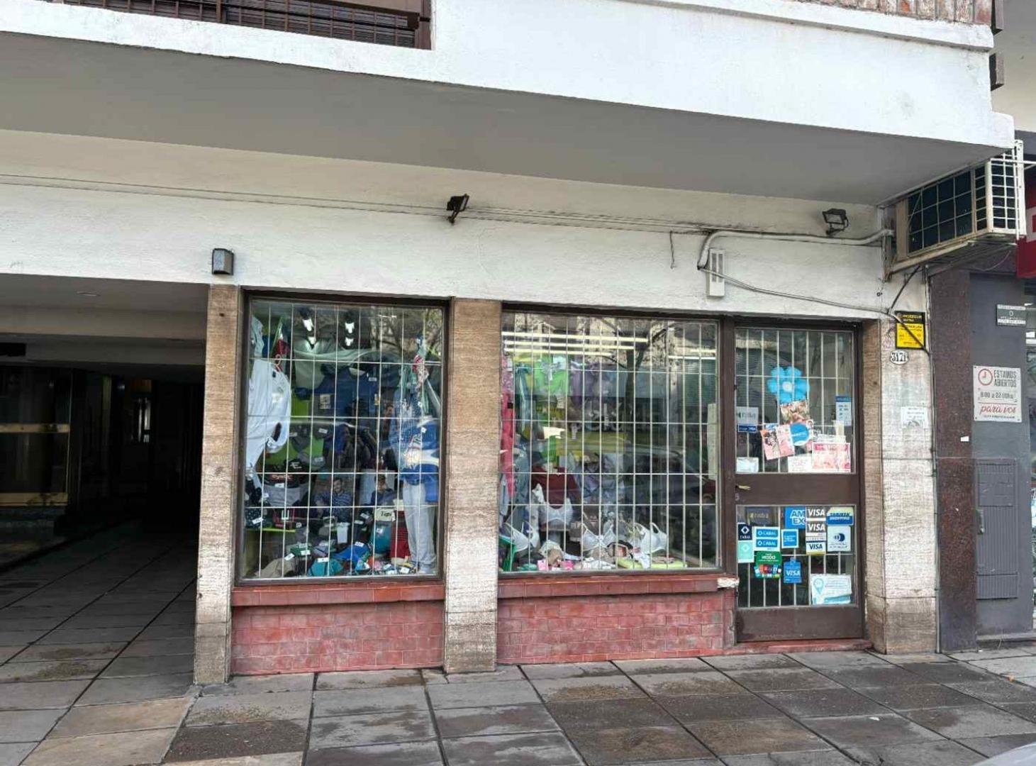 Foto de LOCAL SOBRE AV. GAONA, doble vidriera Apto Crédito, imagen 1