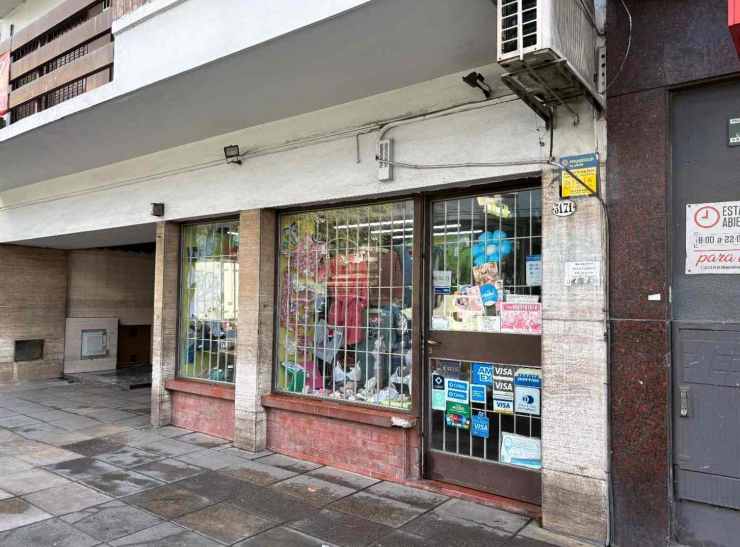 Foto de LOCAL SOBRE AV. GAONA, doble vidriera Apto Crédito, imagen 3