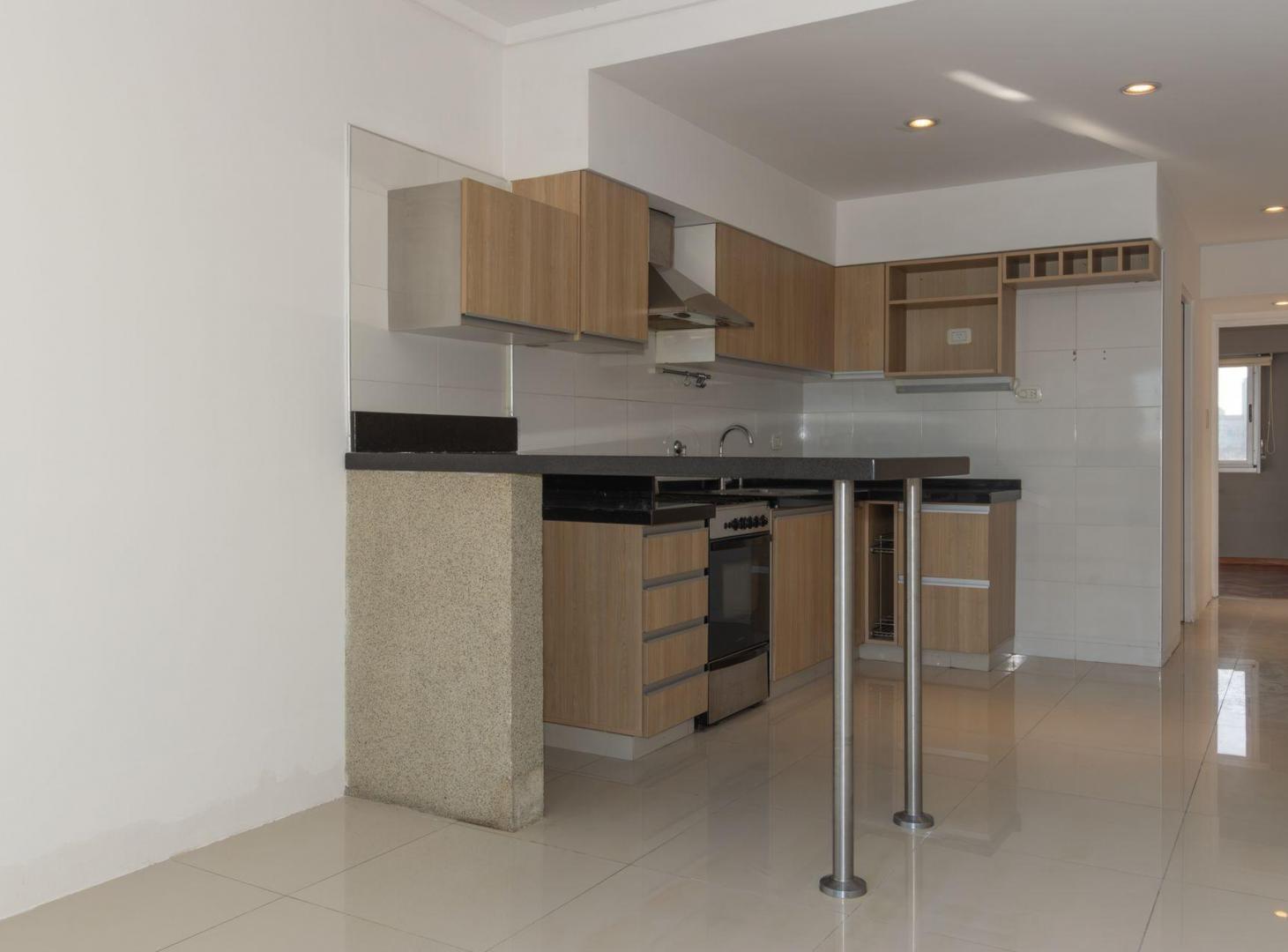 Foto de VENTA SEMIPISO 5 AMBIENTES+2 COCHERAS LINIERS, imagen 1