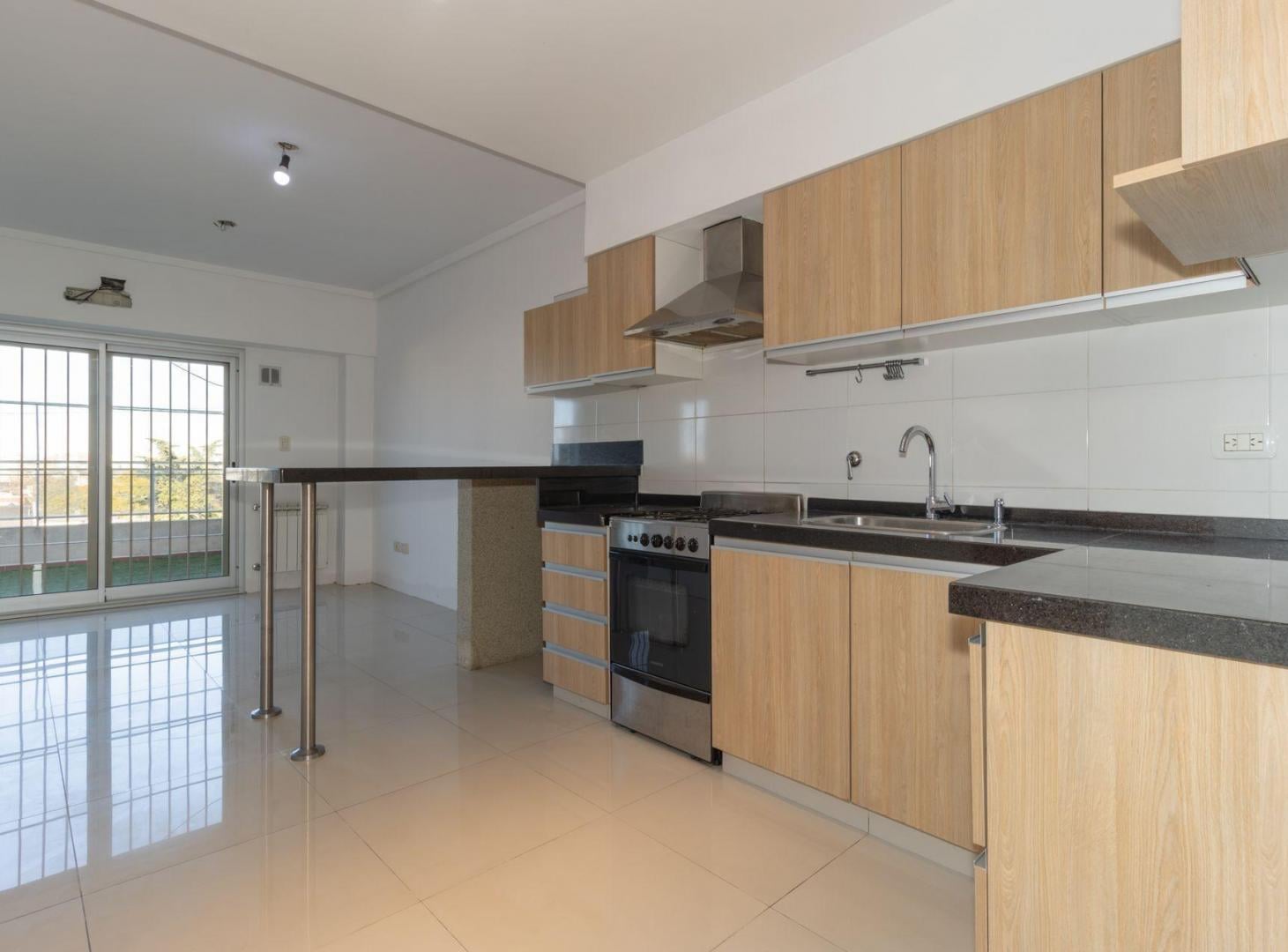 Foto de VENTA SEMIPISO 5 AMBIENTES+2 COCHERAS LINIERS, imagen 3