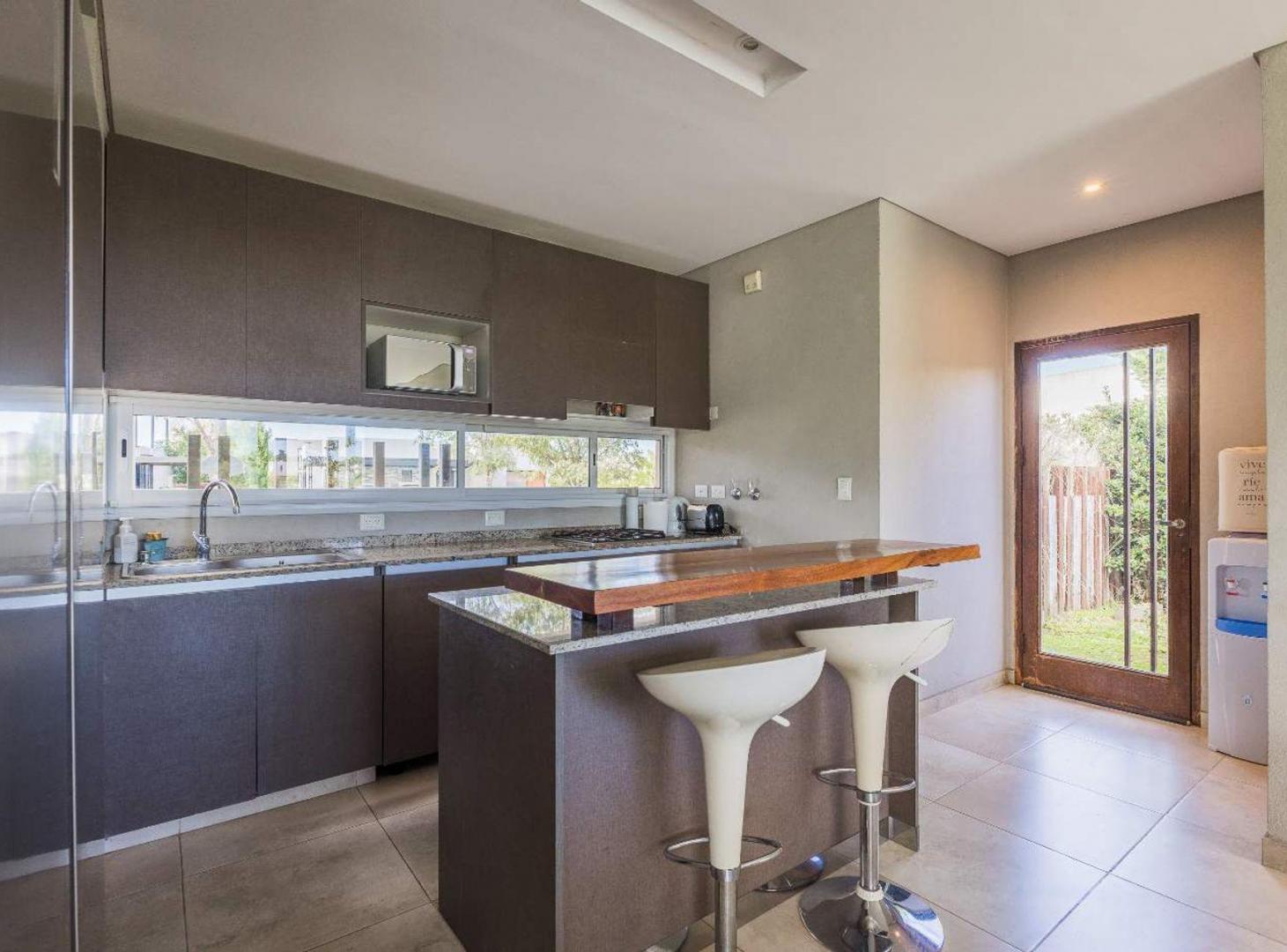 Foto de Casa a la Laguna con Playa priv. - El Cantón Norte, imagen 1