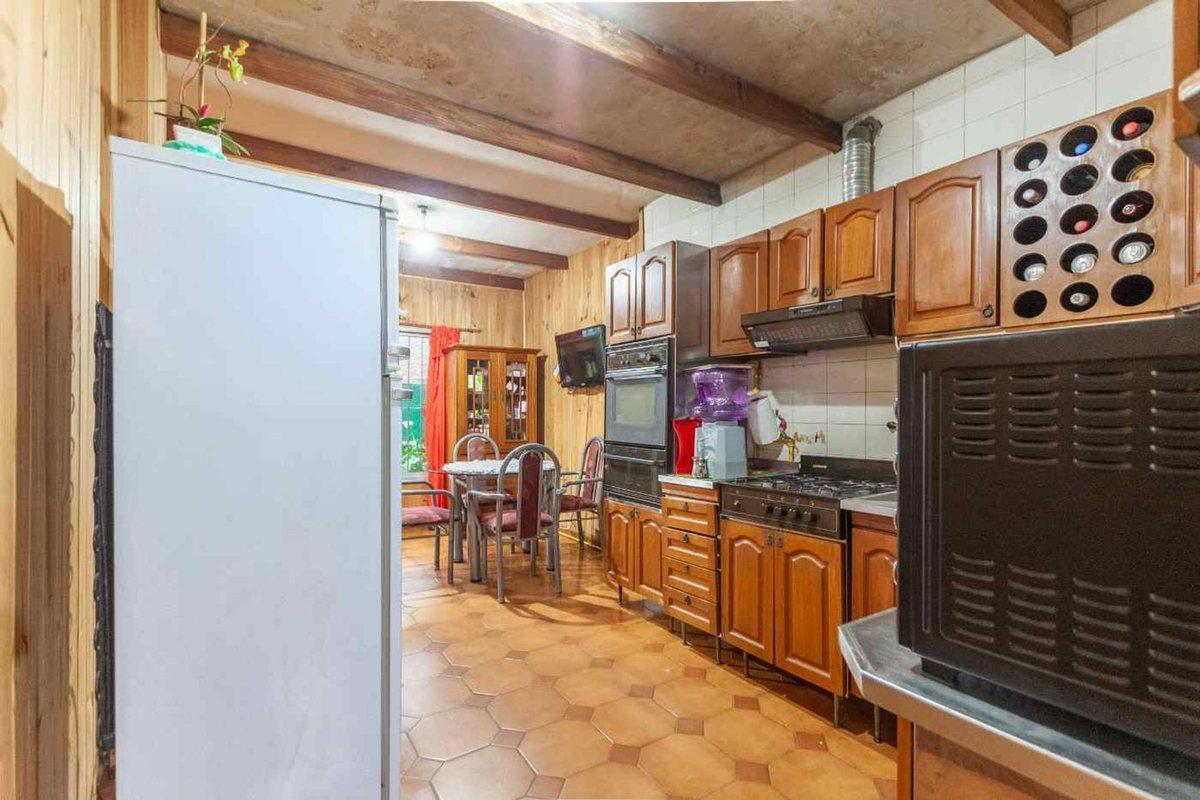 VENTA -CASA, DPTO y QUINCHO- en "PADUA"