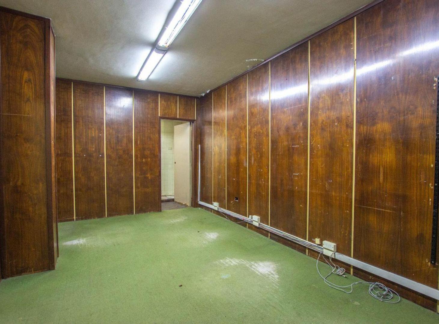 Foto de Importante local comercial en excelente zona, imagen 2