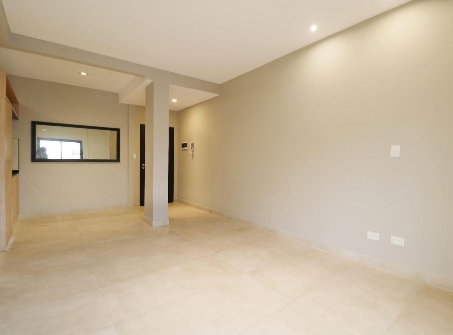 Foto de VENTA PH 3 AMB C/BALCON, TERRAZA COMÚN MONTECASTRO, imagen 2