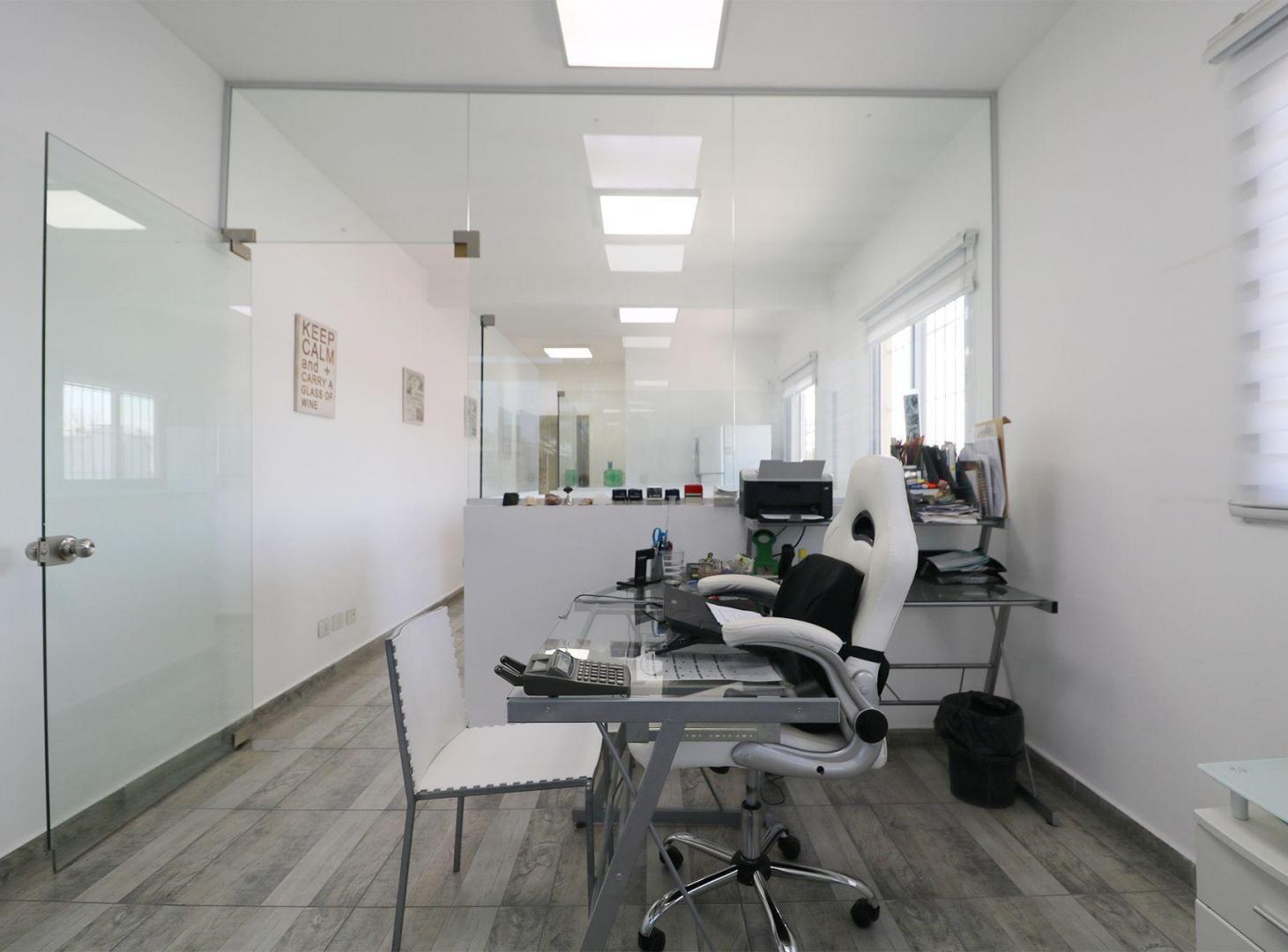 Foto de VENTA OFICINA DEPÓSITO COCHERA TERRAZA MARTINEZ, imagen 2