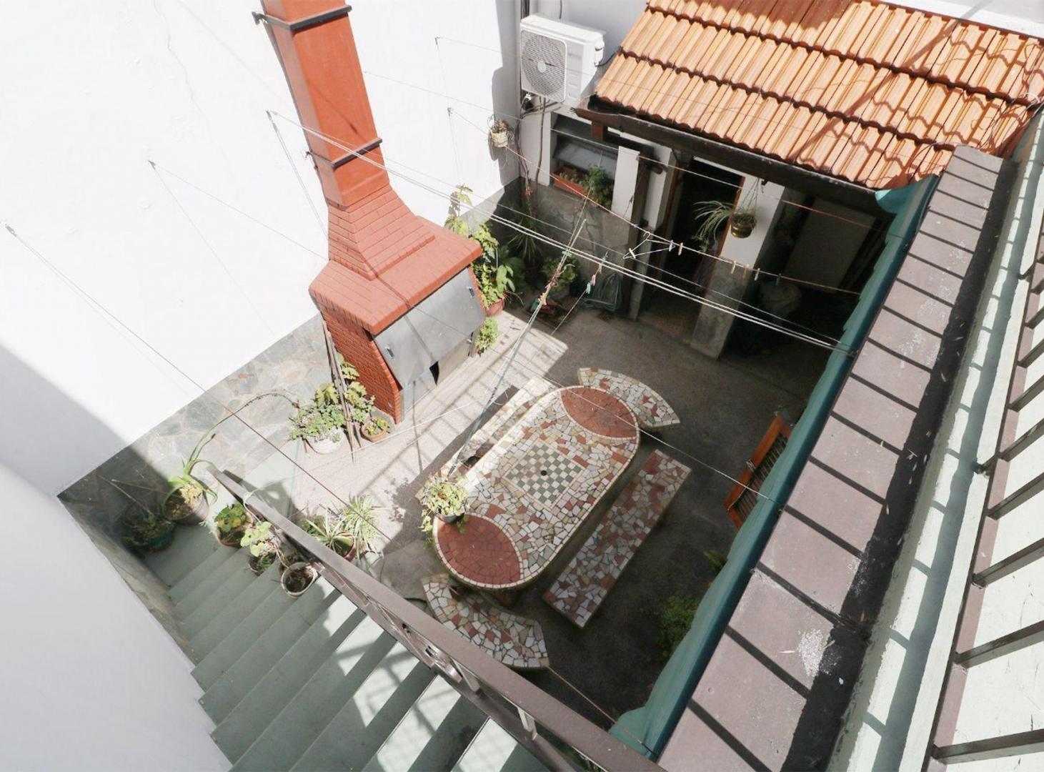 Foto de CASA CON COCHERA, TERRAZA Y PATIO 3 AMBIENTES!, imagen 4