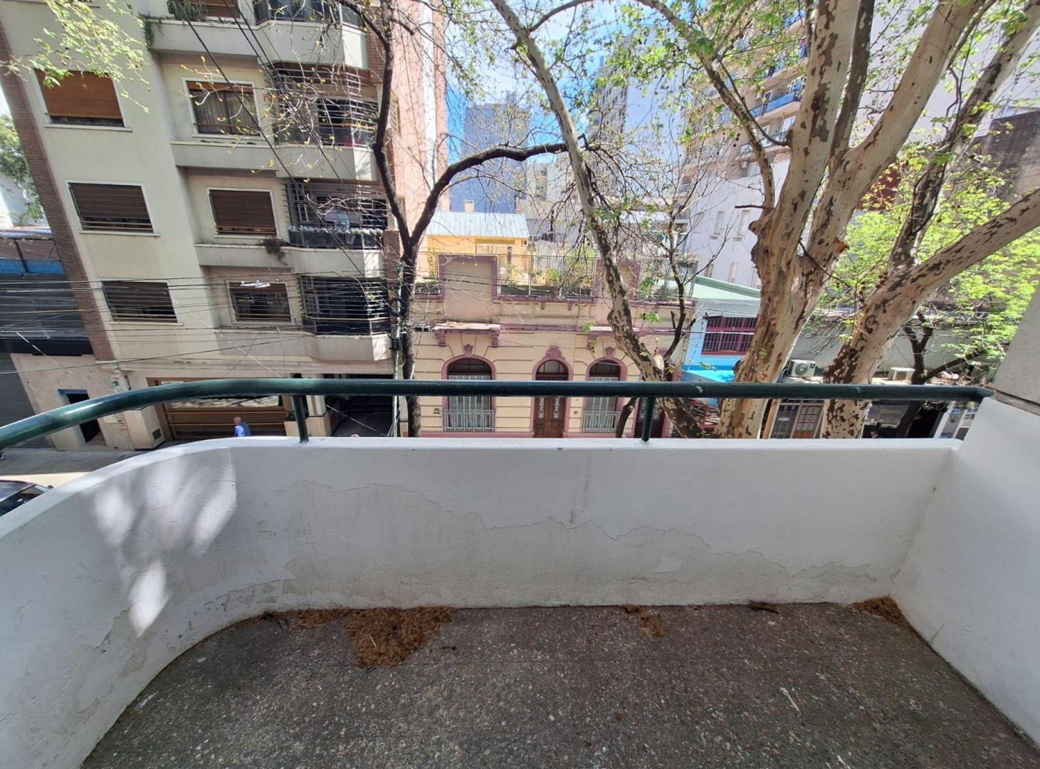 Foto de VENTA 2/3 AMB CON BALCON X ESCALERA A MTS SUBTE, imagen 1
