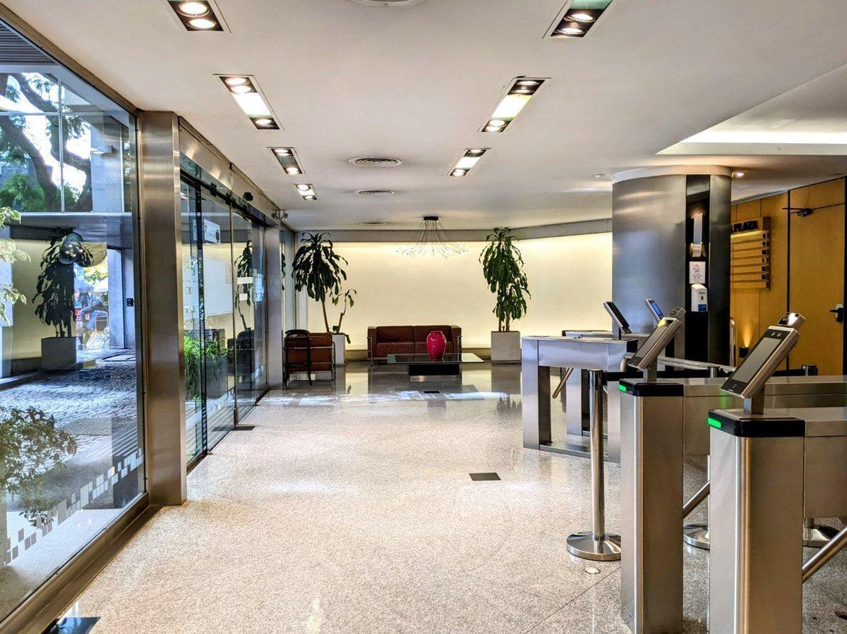 Foto de Alquiler Oficina Comercial Av.RoqueSaenzPeña 1149, imagen 3