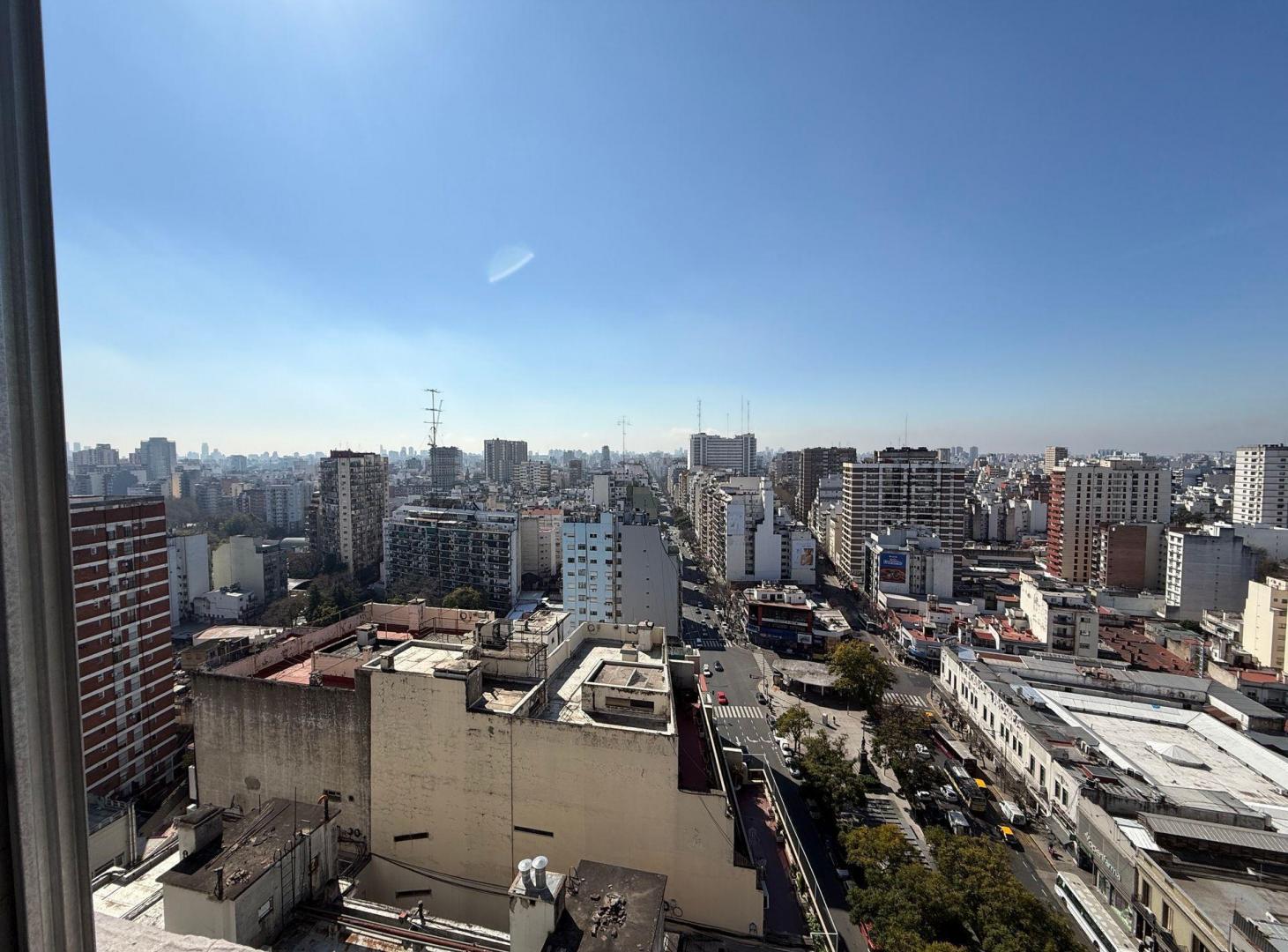 Foto de Venta 3 ambientes, piso alto ,Caballito !!!, imagen 2